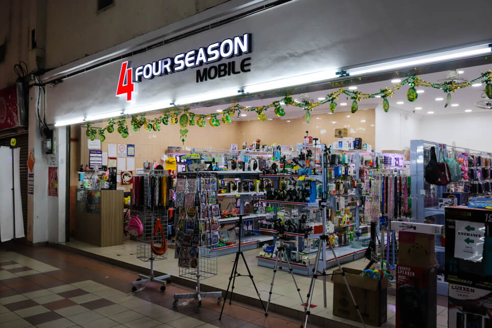 Phone shop to buy SIM Card at Melaka Sentral Station Phone shop to buy SIM Card at Melaka Sentral Station