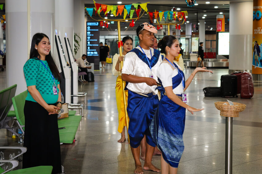 Receition ar Phnom Penh Airport